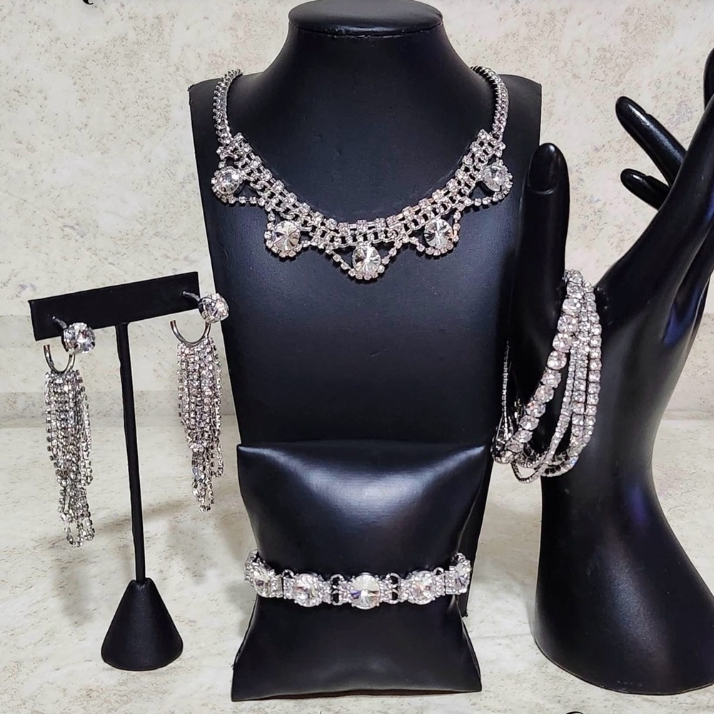 Silver Statement Necklace with Intricate Design